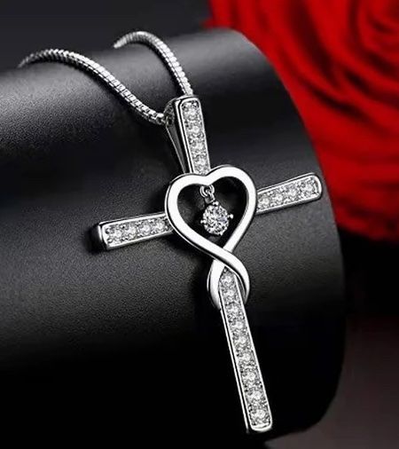 Кулон серебряный "Крест сердце со стразами внутри сердечко"  размер 40*29 мм, на цепочке с небольшими звеньями (длина 46 см+5 см)